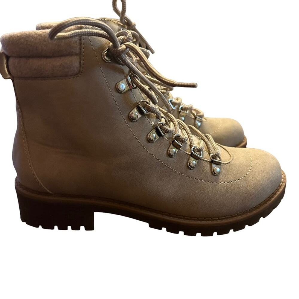 Style & Co Maariah Lace Up Boot Lug Sole lt taupe NEW Size 8.5